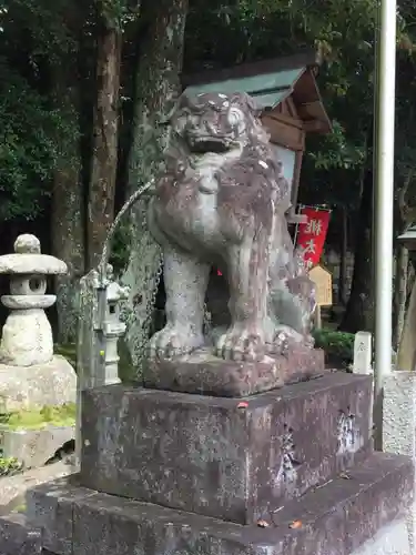 敢國神社の狛犬