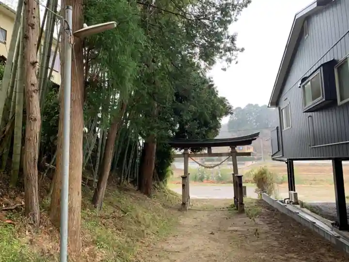 白山神社の鳥居