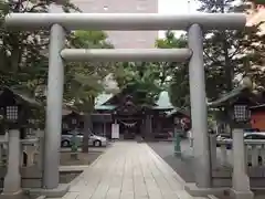 三吉神社の鳥居