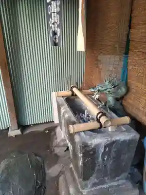 寄木神社の手水舎