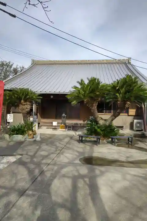 長心寺の本殿・本堂