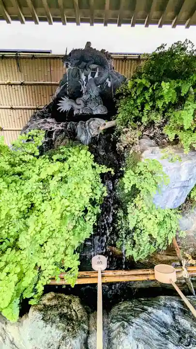 馬橋稲荷神社の手水舎