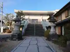 興蓮寺の本殿