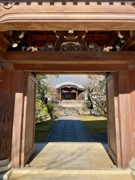法明寺の{uncategorized: "未分類", other: "その他", undefined: "問題あり", building: "その他建物", grave: "お墓", sacred_gate: "鳥居", guardian: "狛犬", statue: "像", buddha: "仏像", history: "歴史", nature: "自然", garden: "庭園", animal: "動物", pagoda: "塔", temizu: "手水舎", mountain_gate: "山門・神門", sanctuary: "本殿・本堂", subordinate: "末社・摂社", art: "芸術", scenery: "景色", jizo: "地蔵", ema: "絵馬", goshuin: "御朱印", omikuji: "おみくじ", items: "授与品その他", amulet: "お守り", goshuincho: "御朱印帳", eats: "食事", festival: "お祭り", votive_dance: "神楽", shichigosan: "七五三参", wedding: "結婚式", experience: "体験その他", initially: "初詣", around: "周辺", anti_infection: "感染症対策"}