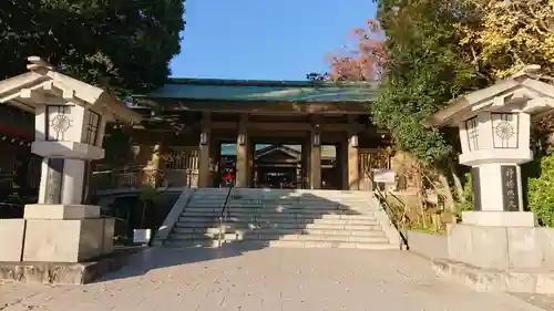 東郷神社の山門・神門