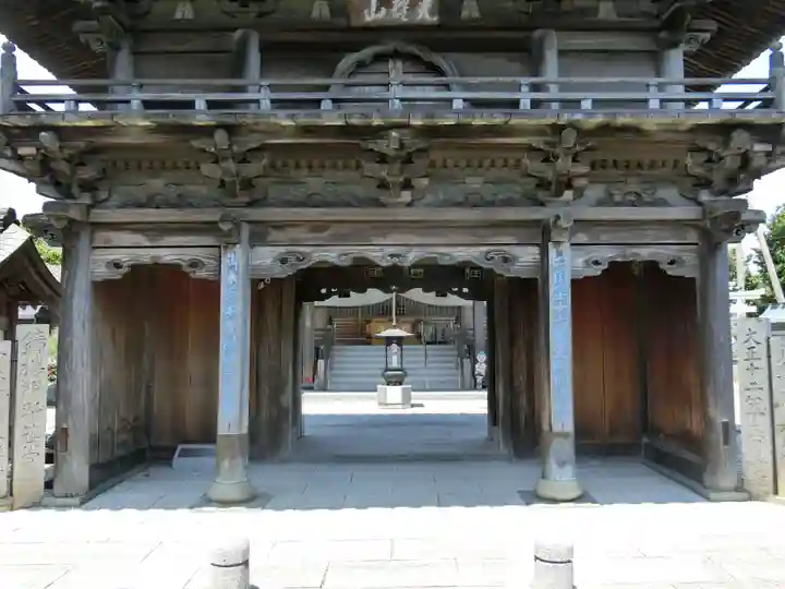 観音寺の山門・神門