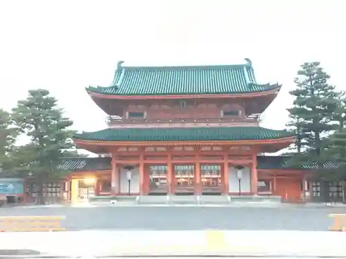 平安神宮の山門・神門