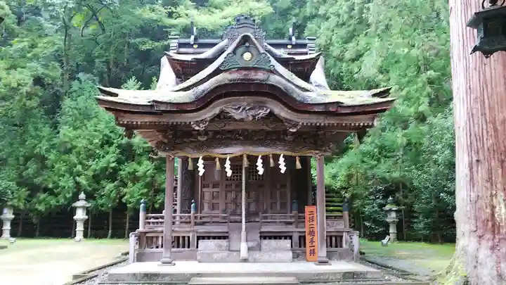 岡太神社・大瀧神社の本殿・本堂