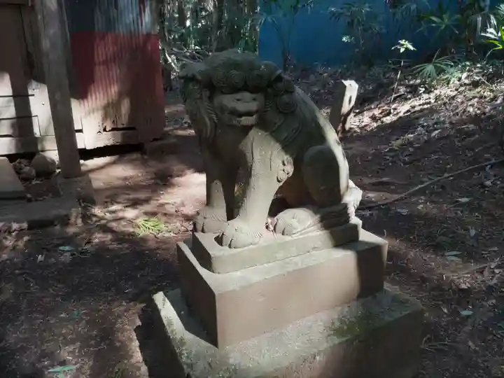 六所神社の狛犬