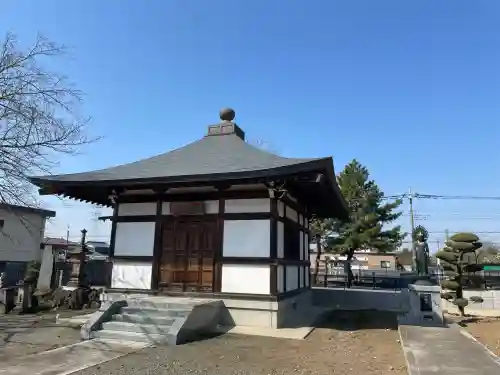 長明寺の{uncategorized: "未分類", other: "その他", undefined: "問題あり", building: "その他建物", grave: "お墓", sacred_gate: "鳥居", guardian: "狛犬", statue: "像", buddha: "仏像", history: "歴史", nature: "自然", garden: "庭園", animal: "動物", pagoda: "塔", temizu: "手水舎", mountain_gate: "山門・神門", sanctuary: "本殿・本堂", subordinate: "末社・摂社", art: "芸術", scenery: "景色", jizo: "地蔵", ema: "絵馬", goshuin: "御朱印", omikuji: "おみくじ", items: "授与品その他", amulet: "お守り", goshuincho: "御朱印帳", eats: "食事", festival: "お祭り", votive_dance: "神楽", shichigosan: "七五三参", wedding: "結婚式", experience: "体験その他", initially: "初詣", around: "周辺", anti_infection: "感染症対策"}
