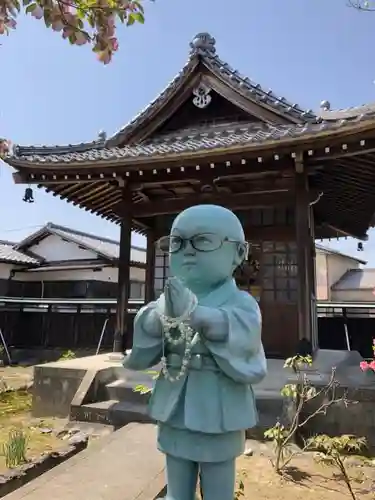 曼陀羅寺の像