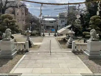 氷川神社の{uncategorized: "未分類", other: "その他", undefined: "問題あり", building: "その他建物", grave: "お墓", sacred_gate: "鳥居", guardian: "狛犬", statue: "像", buddha: "仏像", history: "歴史", nature: "自然", garden: "庭園", animal: "動物", pagoda: "塔", temizu: "手水舎", mountain_gate: "山門・神門", sanctuary: "本殿・本堂", subordinate: "末社・摂社", art: "芸術", scenery: "景色", jizo: "地蔵", ema: "絵馬", goshuin: "御朱印", omikuji: "おみくじ", items: "授与品その他", amulet: "お守り", goshuincho: "御朱印帳", eats: "食事", festival: "お祭り", votive_dance: "神楽", shichigosan: "七五三参", wedding: "結婚式", experience: "体験その他", initially: "初詣", around: "周辺", anti_infection: "感染症対策"}