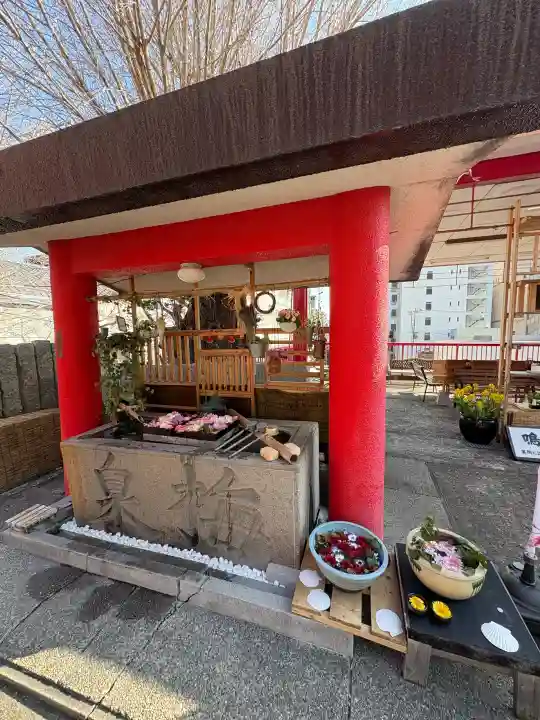 徳島眉山天神社の{uncategorized: "未分類", other: "その他", undefined: "問題あり", building: "その他建物", grave: "お墓", sacred_gate: "鳥居", guardian: "狛犬", statue: "像", buddha: "仏像", history: "歴史", nature: "自然", garden: "庭園", animal: "動物", pagoda: "塔", temizu: "手水舎", mountain_gate: "山門・神門", sanctuary: "本殿・本堂", subordinate: "末社・摂社", art: "芸術", scenery: "景色", jizo: "地蔵", ema: "絵馬", goshuin: "御朱印", omikuji: "おみくじ", items: "授与品その他", amulet: "お守り", goshuincho: "御朱印帳", eats: "食事", festival: "お祭り", votive_dance: "神楽", shichigosan: "七五三参", wedding: "結婚式", experience: "体験その他", initially: "初詣", around: "周辺", anti_infection: "感染症対策"}