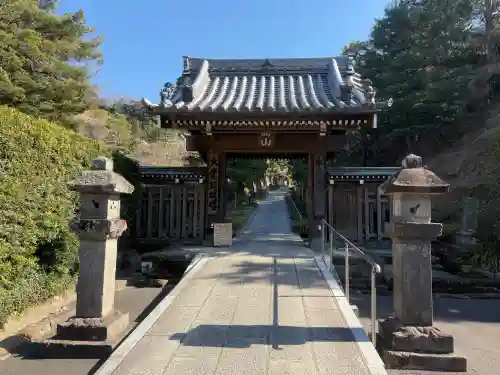 建長寺の{uncategorized: "未分類", other: "その他", undefined: "問題あり", building: "その他建物", grave: "お墓", sacred_gate: "鳥居", guardian: "狛犬", statue: "像", buddha: "仏像", history: "歴史", nature: "自然", garden: "庭園", animal: "動物", pagoda: "塔", temizu: "手水舎", mountain_gate: "山門・神門", sanctuary: "本殿・本堂", subordinate: "末社・摂社", art: "芸術", scenery: "景色", jizo: "地蔵", ema: "絵馬", goshuin: "御朱印", omikuji: "おみくじ", items: "授与品その他", amulet: "お守り", goshuincho: "御朱印帳", eats: "食事", festival: "お祭り", votive_dance: "神楽", shichigosan: "七五三参", wedding: "結婚式", experience: "体験その他", initially: "初詣", around: "周辺", anti_infection: "感染症対策"}