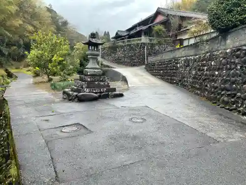 光善寺の{uncategorized: "未分類", other: "その他", undefined: "問題あり", building: "その他建物", grave: "お墓", sacred_gate: "鳥居", guardian: "狛犬", statue: "像", buddha: "仏像", history: "歴史", nature: "自然", garden: "庭園", animal: "動物", pagoda: "塔", temizu: "手水舎", mountain_gate: "山門・神門", sanctuary: "本殿・本堂", subordinate: "末社・摂社", art: "芸術", scenery: "景色", jizo: "地蔵", ema: "絵馬", goshuin: "御朱印", omikuji: "おみくじ", items: "授与品その他", amulet: "お守り", goshuincho: "御朱印帳", eats: "食事", festival: "お祭り", votive_dance: "神楽", shichigosan: "七五三参", wedding: "結婚式", experience: "体験その他", initially: "初詣", around: "周辺", anti_infection: "感染症対策"}