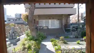 十萬寺の本殿・本堂