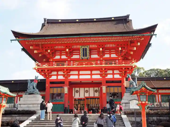 伏見稲荷大社の山門・神門