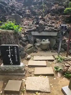 品川神社の{uncategorized: "未分類", other: "その他", undefined: "問題あり", building: "その他建物", grave: "お墓", sacred_gate: "鳥居", guardian: "狛犬", statue: "像", buddha: "仏像", history: "歴史", nature: "自然", garden: "庭園", animal: "動物", pagoda: "塔", temizu: "手水舎", mountain_gate: "山門・神門", sanctuary: "本殿・本堂", subordinate: "末社・摂社", art: "芸術", scenery: "景色", jizo: "地蔵", ema: "絵馬", goshuin: "御朱印", omikuji: "おみくじ", items: "授与品その他", amulet: "お守り", goshuincho: "御朱印帳", eats: "食事", festival: "お祭り", votive_dance: "神楽", shichigosan: "七五三参", wedding: "結婚式", experience: "体験その他", initially: "初詣", around: "周辺", anti_infection: "感染症対策"}