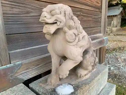 鶴崎神社の狛犬