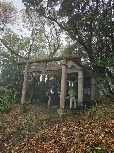 白山神社の{uncategorized: "未分類", other: "その他", undefined: "問題あり", building: "その他建物", grave: "お墓", sacred_gate: "鳥居", guardian: "狛犬", statue: "像", buddha: "仏像", history: "歴史", nature: "自然", garden: "庭園", animal: "動物", pagoda: "塔", temizu: "手水舎", mountain_gate: "山門・神門", sanctuary: "本殿・本堂", subordinate: "末社・摂社", art: "芸術", scenery: "景色", jizo: "地蔵", ema: "絵馬", goshuin: "御朱印", omikuji: "おみくじ", items: "授与品その他", amulet: "お守り", goshuincho: "御朱印帳", eats: "食事", festival: "お祭り", votive_dance: "神楽", shichigosan: "七五三参", wedding: "結婚式", experience: "体験その他", initially: "初詣", around: "周辺", anti_infection: "感染症対策"}
