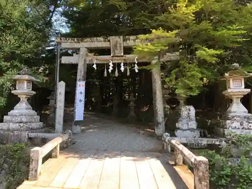 氷室神社の鳥居