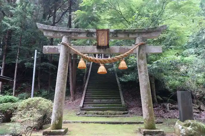 六所神社の鳥居