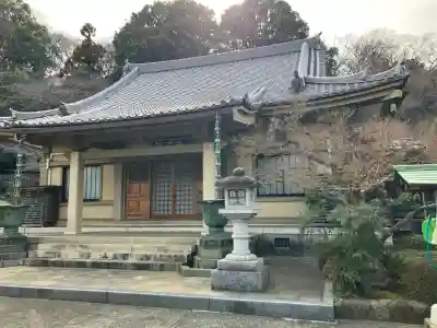 随流院の{uncategorized: "未分類", other: "その他", undefined: "問題あり", building: "その他建物", grave: "お墓", sacred_gate: "鳥居", guardian: "狛犬", statue: "像", buddha: "仏像", history: "歴史", nature: "自然", garden: "庭園", animal: "動物", pagoda: "塔", temizu: "手水舎", mountain_gate: "山門・神門", sanctuary: "本殿・本堂", subordinate: "末社・摂社", art: "芸術", scenery: "景色", jizo: "地蔵", ema: "絵馬", goshuin: "御朱印", omikuji: "おみくじ", items: "授与品その他", amulet: "お守り", goshuincho: "御朱印帳", eats: "食事", festival: "お祭り", votive_dance: "神楽", shichigosan: "七五三参", wedding: "結婚式", experience: "体験その他", initially: "初詣", around: "周辺", anti_infection: "感染症対策"}