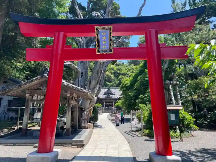 伊古奈比咩命神社の{uncategorized: "未分類", other: "その他", undefined: "問題あり", building: "その他建物", grave: "お墓", sacred_gate: "鳥居", guardian: "狛犬", statue: "像", buddha: "仏像", history: "歴史", nature: "自然", garden: "庭園", animal: "動物", pagoda: "塔", temizu: "手水舎", mountain_gate: "山門・神門", sanctuary: "本殿・本堂", subordinate: "末社・摂社", art: "芸術", scenery: "景色", jizo: "地蔵", ema: "絵馬", goshuin: "御朱印", omikuji: "おみくじ", items: "授与品その他", amulet: "お守り", goshuincho: "御朱印帳", eats: "食事", festival: "お祭り", votive_dance: "神楽", shichigosan: "七五三参", wedding: "結婚式", experience: "体験その他", initially: "初詣", around: "周辺", anti_infection: "感染症対策"}