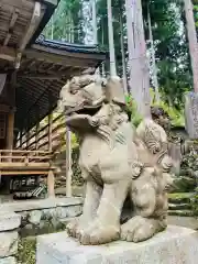 八海山坂本神社の狛犬