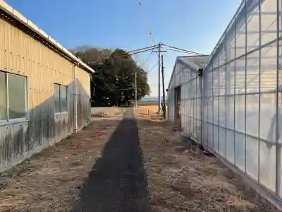 黄金塚稲荷神社の{uncategorized: "未分類", other: "その他", undefined: "問題あり", building: "その他建物", grave: "お墓", sacred_gate: "鳥居", guardian: "狛犬", statue: "像", buddha: "仏像", history: "歴史", nature: "自然", garden: "庭園", animal: "動物", pagoda: "塔", temizu: "手水舎", mountain_gate: "山門・神門", sanctuary: "本殿・本堂", subordinate: "末社・摂社", art: "芸術", scenery: "景色", jizo: "地蔵", ema: "絵馬", goshuin: "御朱印", omikuji: "おみくじ", items: "授与品その他", amulet: "お守り", goshuincho: "御朱印帳", eats: "食事", festival: "お祭り", votive_dance: "神楽", shichigosan: "七五三参", wedding: "結婚式", experience: "体験その他", initially: "初詣", around: "周辺", anti_infection: "感染症対策"}