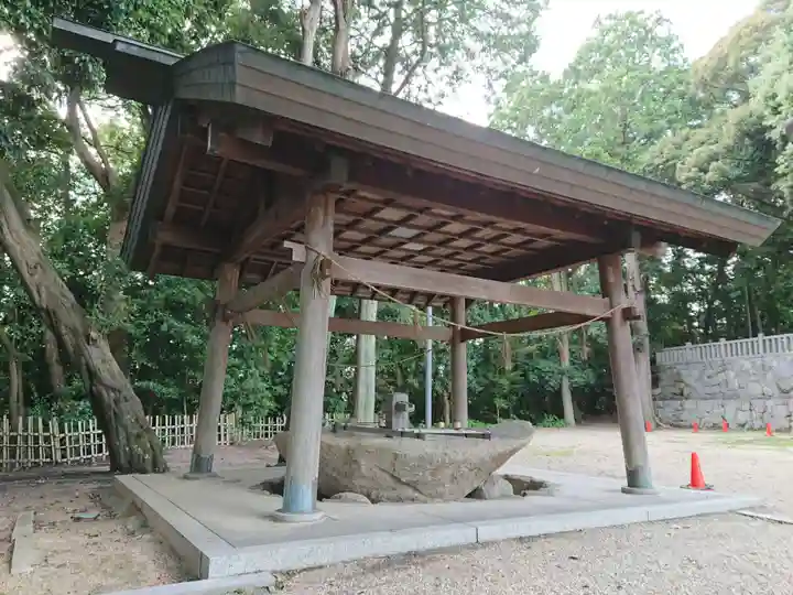 稲前神社の手水舎