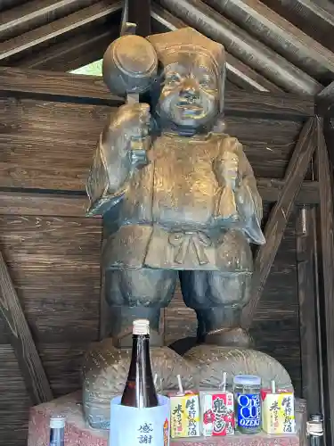 大己貴神社の{uncategorized: "未分類", other: "その他", undefined: "問題あり", building: "その他建物", grave: "お墓", sacred_gate: "鳥居", guardian: "狛犬", statue: "像", buddha: "仏像", history: "歴史", nature: "自然", garden: "庭園", animal: "動物", pagoda: "塔", temizu: "手水舎", mountain_gate: "山門・神門", sanctuary: "本殿・本堂", subordinate: "末社・摂社", art: "芸術", scenery: "景色", jizo: "地蔵", ema: "絵馬", goshuin: "御朱印", omikuji: "おみくじ", items: "授与品その他", amulet: "お守り", goshuincho: "御朱印帳", eats: "食事", festival: "お祭り", votive_dance: "神楽", shichigosan: "七五三参", wedding: "結婚式", experience: "体験その他", initially: "初詣", around: "周辺", anti_infection: "感染症対策"}