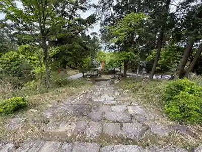 早尾神社の{uncategorized: "未分類", other: "その他", undefined: "問題あり", building: "その他建物", grave: "お墓", sacred_gate: "鳥居", guardian: "狛犬", statue: "像", buddha: "仏像", history: "歴史", nature: "自然", garden: "庭園", animal: "動物", pagoda: "塔", temizu: "手水舎", mountain_gate: "山門・神門", sanctuary: "本殿・本堂", subordinate: "末社・摂社", art: "芸術", scenery: "景色", jizo: "地蔵", ema: "絵馬", goshuin: "御朱印", omikuji: "おみくじ", items: "授与品その他", amulet: "お守り", goshuincho: "御朱印帳", eats: "食事", festival: "お祭り", votive_dance: "神楽", shichigosan: "七五三参", wedding: "結婚式", experience: "体験その他", initially: "初詣", around: "周辺", anti_infection: "感染症対策"}