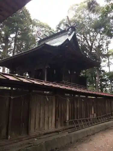 薩都神社の本殿