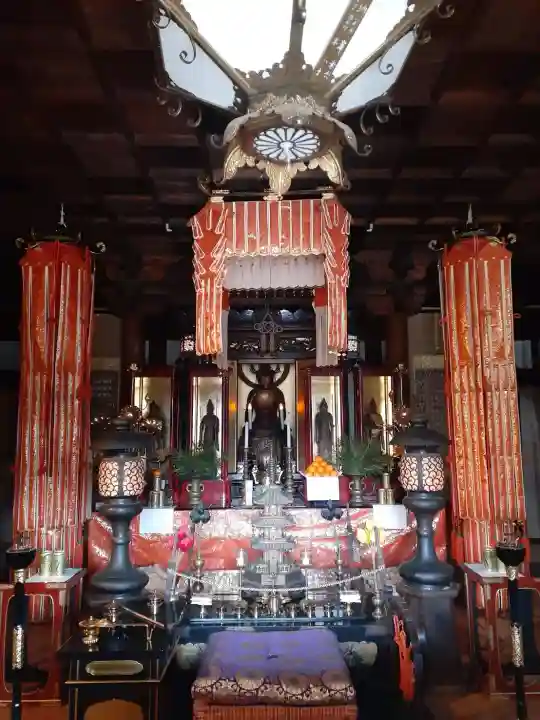 大聖勝軍寺の{uncategorized: "未分類", other: "その他", undefined: "問題あり", building: "その他建物", grave: "お墓", sacred_gate: "鳥居", guardian: "狛犬", statue: "像", buddha: "仏像", history: "歴史", nature: "自然", garden: "庭園", animal: "動物", pagoda: "塔", temizu: "手水舎", mountain_gate: "山門・神門", sanctuary: "本殿・本堂", subordinate: "末社・摂社", art: "芸術", scenery: "景色", jizo: "地蔵", ema: "絵馬", goshuin: "御朱印", omikuji: "おみくじ", items: "授与品その他", amulet: "お守り", goshuincho: "御朱印帳", eats: "食事", festival: "お祭り", votive_dance: "神楽", shichigosan: "七五三参", wedding: "結婚式", experience: "体験その他", initially: "初詣", around: "周辺", anti_infection: "感染症対策"}