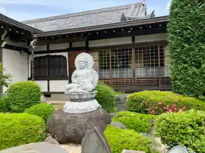 観音寺の{uncategorized: "未分類", other: "その他", undefined: "問題あり", building: "その他建物", grave: "お墓", sacred_gate: "鳥居", guardian: "狛犬", statue: "像", buddha: "仏像", history: "歴史", nature: "自然", garden: "庭園", animal: "動物", pagoda: "塔", temizu: "手水舎", mountain_gate: "山門・神門", sanctuary: "本殿・本堂", subordinate: "末社・摂社", art: "芸術", scenery: "景色", jizo: "地蔵", ema: "絵馬", goshuin: "御朱印", omikuji: "おみくじ", items: "授与品その他", amulet: "お守り", goshuincho: "御朱印帳", eats: "食事", festival: "お祭り", votive_dance: "神楽", shichigosan: "七五三参", wedding: "結婚式", experience: "体験その他", initially: "初詣", around: "周辺", anti_infection: "感染症対策"}