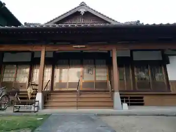 遍照寺の本殿・本堂