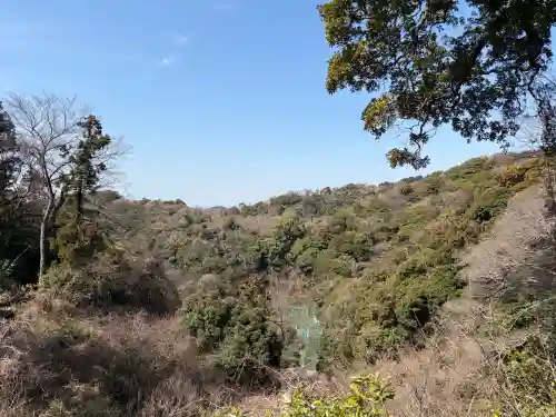 建長寺 半僧坊の{uncategorized: "未分類", other: "その他", undefined: "問題あり", building: "その他建物", grave: "お墓", sacred_gate: "鳥居", guardian: "狛犬", statue: "像", buddha: "仏像", history: "歴史", nature: "自然", garden: "庭園", animal: "動物", pagoda: "塔", temizu: "手水舎", mountain_gate: "山門・神門", sanctuary: "本殿・本堂", subordinate: "末社・摂社", art: "芸術", scenery: "景色", jizo: "地蔵", ema: "絵馬", goshuin: "御朱印", omikuji: "おみくじ", items: "授与品その他", amulet: "お守り", goshuincho: "御朱印帳", eats: "食事", festival: "お祭り", votive_dance: "神楽", shichigosan: "七五三参", wedding: "結婚式", experience: "体験その他", initially: "初詣", around: "周辺", anti_infection: "感染症対策"}