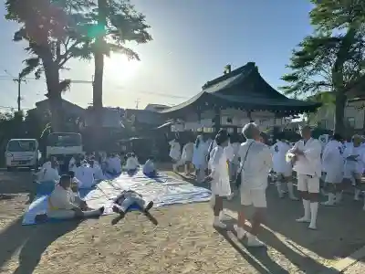 衣手神社の{uncategorized: "未分類", other: "その他", undefined: "問題あり", building: "その他建物", grave: "お墓", sacred_gate: "鳥居", guardian: "狛犬", statue: "像", buddha: "仏像", history: "歴史", nature: "自然", garden: "庭園", animal: "動物", pagoda: "塔", temizu: "手水舎", mountain_gate: "山門・神門", sanctuary: "本殿・本堂", subordinate: "末社・摂社", art: "芸術", scenery: "景色", jizo: "地蔵", ema: "絵馬", goshuin: "御朱印", omikuji: "おみくじ", items: "授与品その他", amulet: "お守り", goshuincho: "御朱印帳", eats: "食事", festival: "お祭り", votive_dance: "神楽", shichigosan: "七五三参", wedding: "結婚式", experience: "体験その他", initially: "初詣", around: "周辺", anti_infection: "感染症対策"}