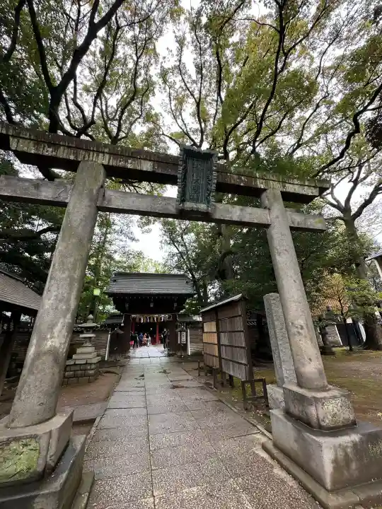 赤坂氷川神社の{uncategorized: "未分類", other: "その他", undefined: "問題あり", building: "その他建物", grave: "お墓", sacred_gate: "鳥居", guardian: "狛犬", statue: "像", buddha: "仏像", history: "歴史", nature: "自然", garden: "庭園", animal: "動物", pagoda: "塔", temizu: "手水舎", mountain_gate: "山門・神門", sanctuary: "本殿・本堂", subordinate: "末社・摂社", art: "芸術", scenery: "景色", jizo: "地蔵", ema: "絵馬", goshuin: "御朱印", omikuji: "おみくじ", items: "授与品その他", amulet: "お守り", goshuincho: "御朱印帳", eats: "食事", festival: "お祭り", votive_dance: "神楽", shichigosan: "七五三参", wedding: "結婚式", experience: "体験その他", initially: "初詣", around: "周辺", anti_infection: "感染症対策"}