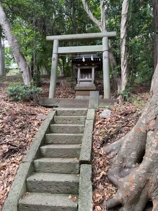 白旗神社(平戸白旗神社)の{uncategorized: "未分類", other: "その他", undefined: "問題あり", building: "その他建物", grave: "お墓", sacred_gate: "鳥居", guardian: "狛犬", statue: "像", buddha: "仏像", history: "歴史", nature: "自然", garden: "庭園", animal: "動物", pagoda: "塔", temizu: "手水舎", mountain_gate: "山門・神門", sanctuary: "本殿・本堂", subordinate: "末社・摂社", art: "芸術", scenery: "景色", jizo: "地蔵", ema: "絵馬", goshuin: "御朱印", omikuji: "おみくじ", items: "授与品その他", amulet: "お守り", goshuincho: "御朱印帳", eats: "食事", festival: "お祭り", votive_dance: "神楽", shichigosan: "七五三参", wedding: "結婚式", experience: "体験その他", initially: "初詣", around: "周辺", anti_infection: "感染症対策"}