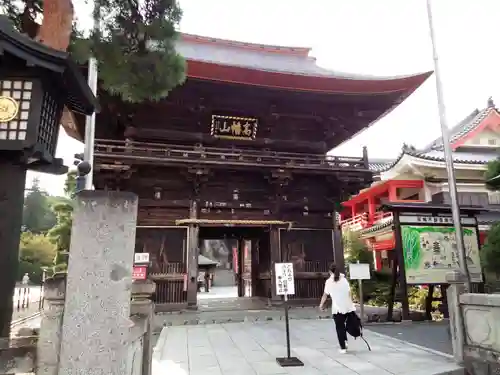 高幡不動尊　金剛寺の山門