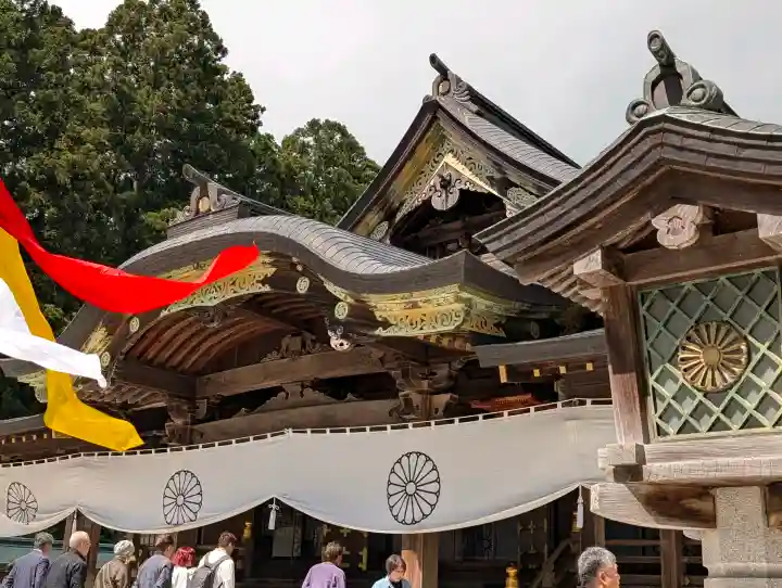 彌彦神社の{uncategorized: "未分類", other: "その他", undefined: "問題あり", building: "その他建物", grave: "お墓", sacred_gate: "鳥居", guardian: "狛犬", statue: "像", buddha: "仏像", history: "歴史", nature: "自然", garden: "庭園", animal: "動物", pagoda: "塔", temizu: "手水舎", mountain_gate: "山門・神門", sanctuary: "本殿・本堂", subordinate: "末社・摂社", art: "芸術", scenery: "景色", jizo: "地蔵", ema: "絵馬", goshuin: "御朱印", omikuji: "おみくじ", items: "授与品その他", amulet: "お守り", goshuincho: "御朱印帳", eats: "食事", festival: "お祭り", votive_dance: "神楽", shichigosan: "七五三参", wedding: "結婚式", experience: "体験その他", initially: "初詣", around: "周辺", anti_infection: "感染症対策"}