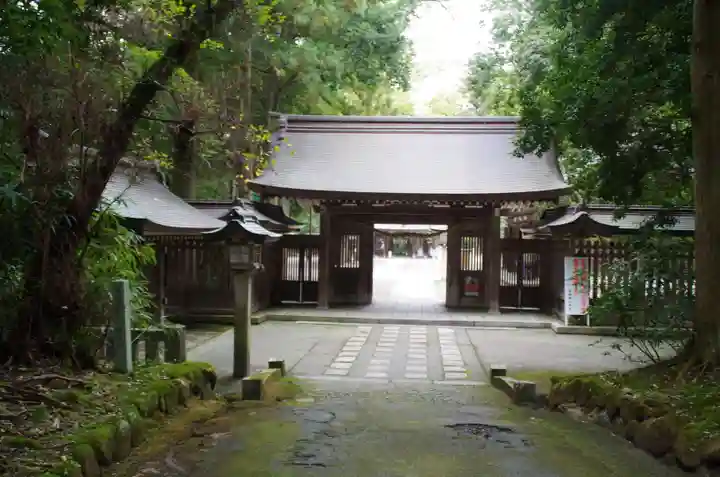 雄山神社前立社壇の山門・神門