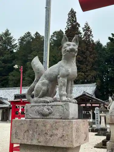 荷機稲荷神社の{uncategorized: "未分類", other: "その他", undefined: "問題あり", building: "その他建物", grave: "お墓", sacred_gate: "鳥居", guardian: "狛犬", statue: "像", buddha: "仏像", history: "歴史", nature: "自然", garden: "庭園", animal: "動物", pagoda: "塔", temizu: "手水舎", mountain_gate: "山門・神門", sanctuary: "本殿・本堂", subordinate: "末社・摂社", art: "芸術", scenery: "景色", jizo: "地蔵", ema: "絵馬", goshuin: "御朱印", omikuji: "おみくじ", items: "授与品その他", amulet: "お守り", goshuincho: "御朱印帳", eats: "食事", festival: "お祭り", votive_dance: "神楽", shichigosan: "七五三参", wedding: "結婚式", experience: "体験その他", initially: "初詣", around: "周辺", anti_infection: "感染症対策"}