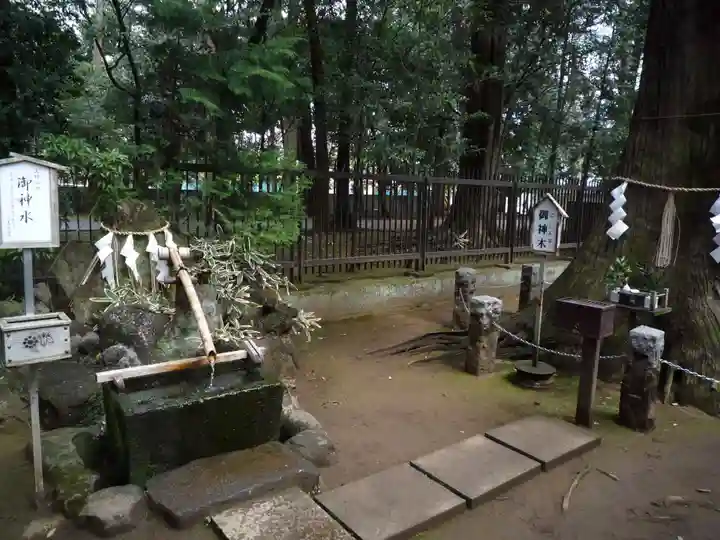 一言主神社の手水舎