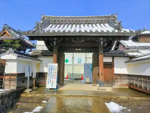 善行寺の山門・神門