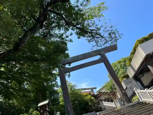 伊勢山皇大神宮の鳥居