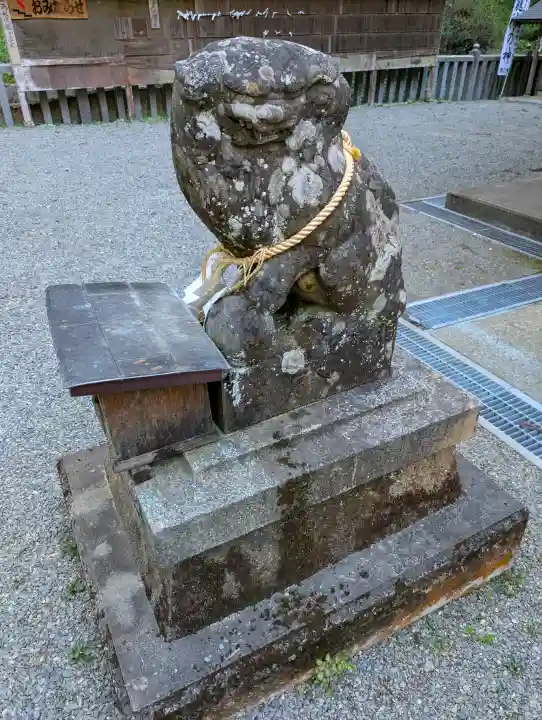 龍口神社の{uncategorized: "未分類", other: "その他", undefined: "問題あり", building: "その他建物", grave: "お墓", sacred_gate: "鳥居", guardian: "狛犬", statue: "像", buddha: "仏像", history: "歴史", nature: "自然", garden: "庭園", animal: "動物", pagoda: "塔", temizu: "手水舎", mountain_gate: "山門・神門", sanctuary: "本殿・本堂", subordinate: "末社・摂社", art: "芸術", scenery: "景色", jizo: "地蔵", ema: "絵馬", goshuin: "御朱印", omikuji: "おみくじ", items: "授与品その他", amulet: "お守り", goshuincho: "御朱印帳", eats: "食事", festival: "お祭り", votive_dance: "神楽", shichigosan: "七五三参", wedding: "結婚式", experience: "体験その他", initially: "初詣", around: "周辺", anti_infection: "感染症対策"}