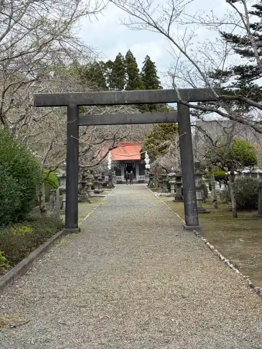 知覧町護国神社の{uncategorized: "未分類", other: "その他", undefined: "問題あり", building: "その他建物", grave: "お墓", sacred_gate: "鳥居", guardian: "狛犬", statue: "像", buddha: "仏像", history: "歴史", nature: "自然", garden: "庭園", animal: "動物", pagoda: "塔", temizu: "手水舎", mountain_gate: "山門・神門", sanctuary: "本殿・本堂", subordinate: "末社・摂社", art: "芸術", scenery: "景色", jizo: "地蔵", ema: "絵馬", goshuin: "御朱印", omikuji: "おみくじ", items: "授与品その他", amulet: "お守り", goshuincho: "御朱印帳", eats: "食事", festival: "お祭り", votive_dance: "神楽", shichigosan: "七五三参", wedding: "結婚式", experience: "体験その他", initially: "初詣", around: "周辺", anti_infection: "感染症対策"}